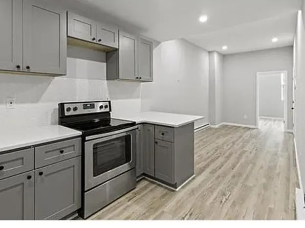 2550 N 17th St #1, Philadelphia, PA 19132