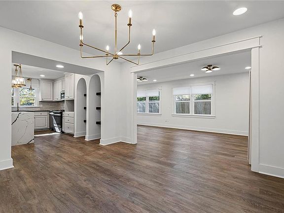 4th image of 3933 Radnor Ave