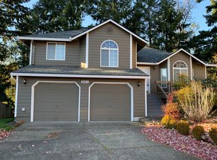 8451 NE Windstone St, Hillsboro, OR 97006