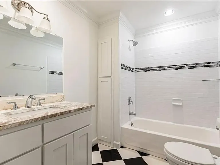 2580 Hawthorne Dr — Photo 14