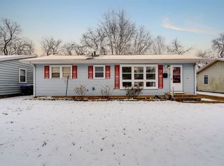 222 Meadowbrook Dr, Bloomington, IL