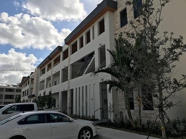 1st image of 7815 NW 104th Ave #117