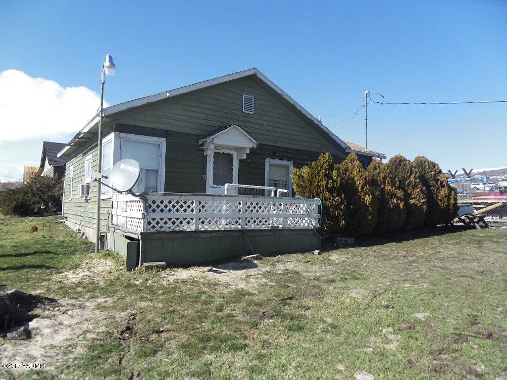 260 Yule Rd photo 1