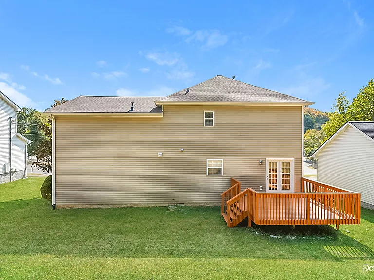 1316 Georgetown Dr — Photo 15