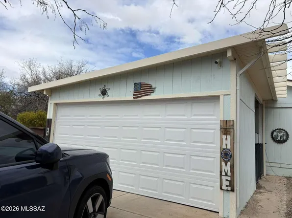 6277 E Thunder River Dr, Tucson, AZ 85756