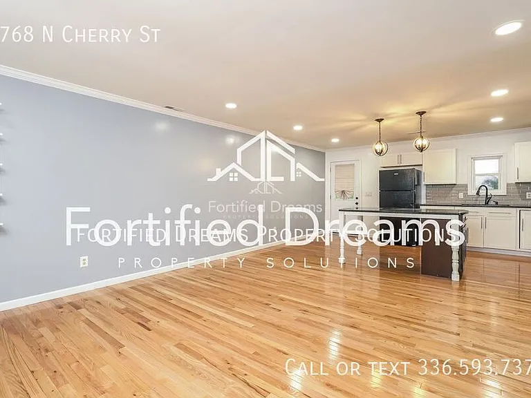 4768 N Cherry St — Photo 4