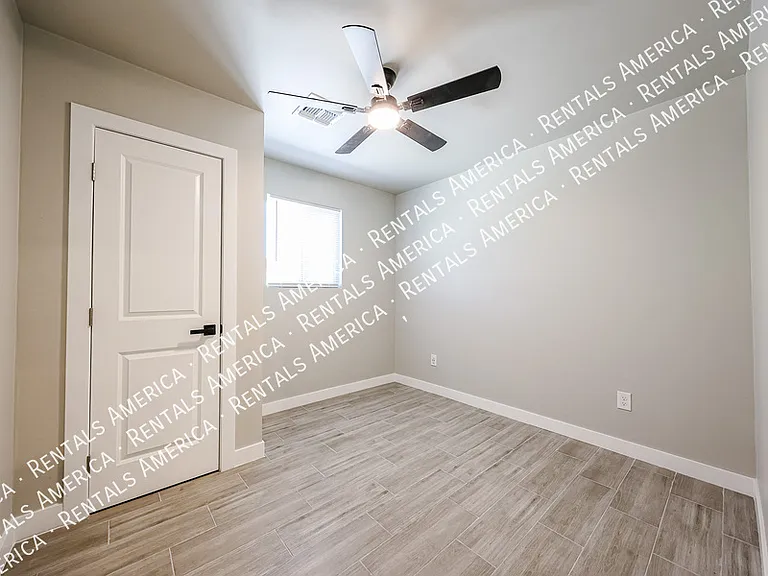 1704 E Pickrell Dr — Photo 21