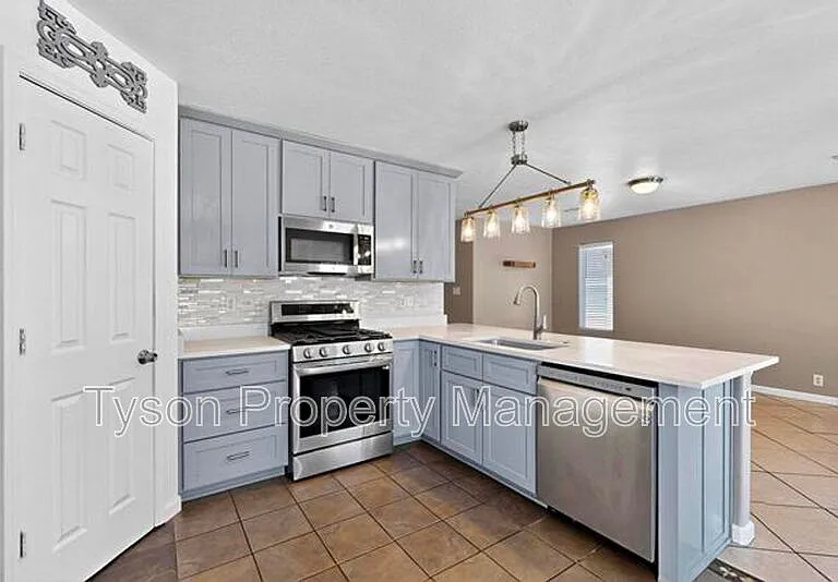 5801 Day Dreamer Rd NW — Photo 10