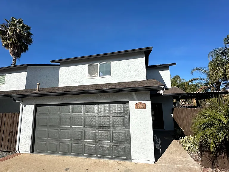 1118 Persimmon Ave — Photo 3