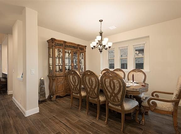4th image of 1913 Cobalt Bayou Ln