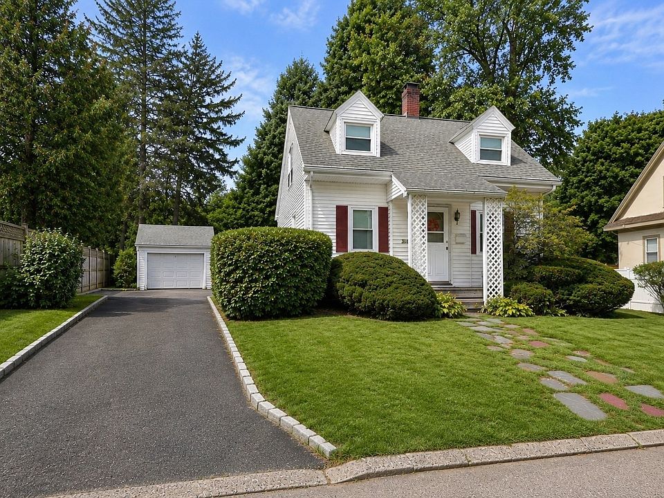 1st image of 425 Prospect St