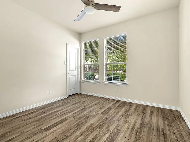 900 Sonoma Dr — Photo 12