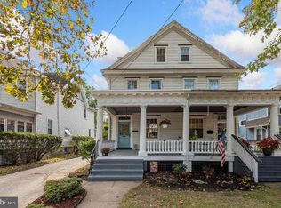 712 Main St, Riverton, NJ 08077