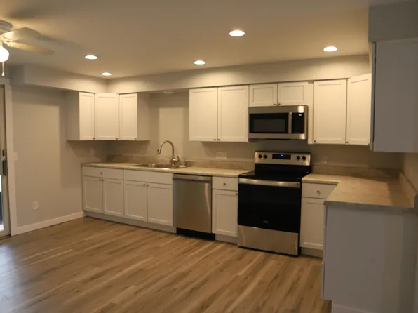 3575 Perry Dr NW, Massillon, OH 44646