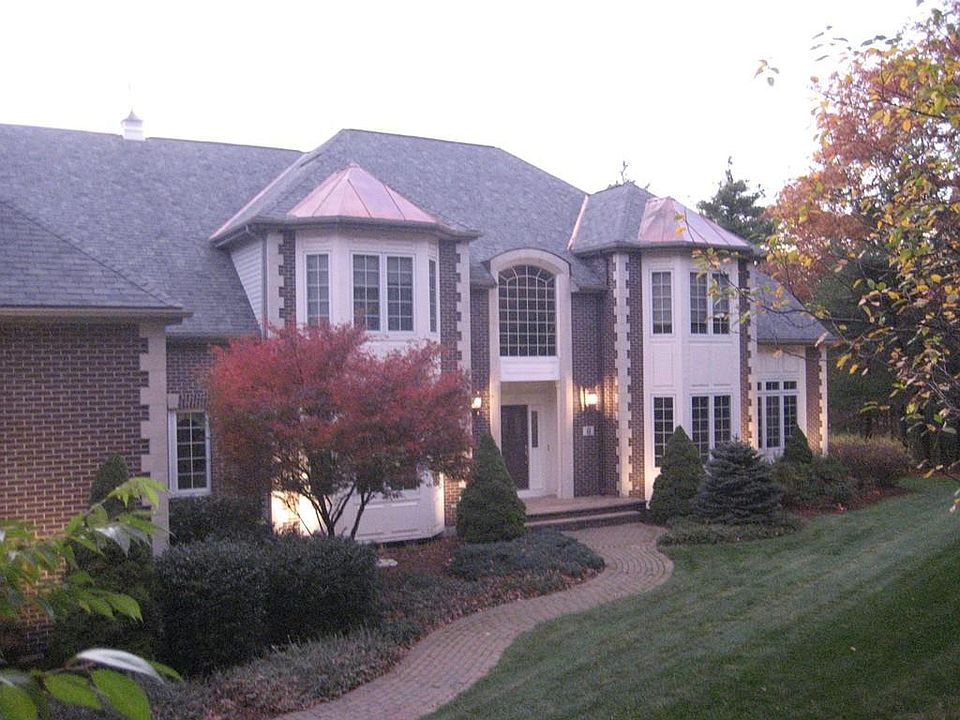 1st image of 8 Alice Bradley Ln