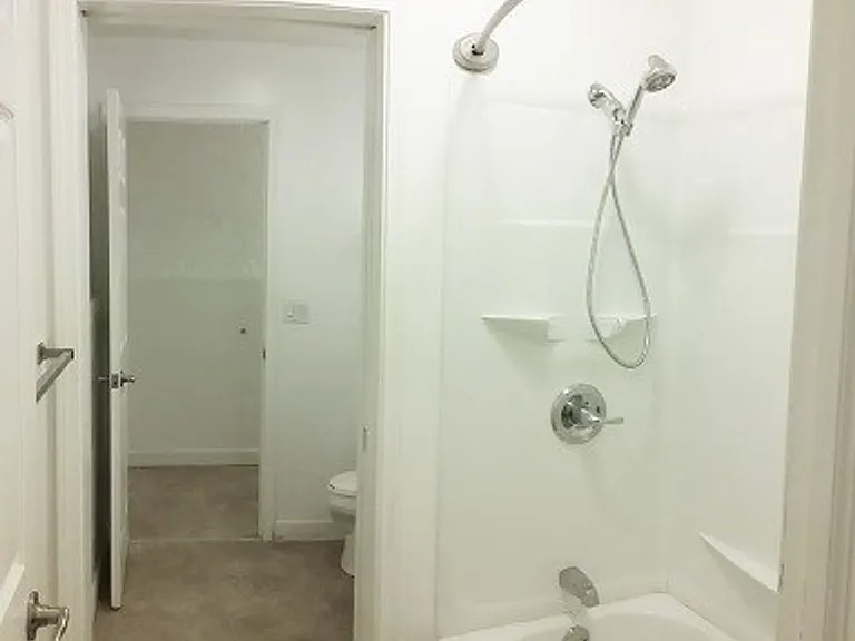 202 W Columbia Ave — Photo 23