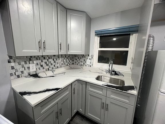 3rd image of 152 W 30th St Floor 3
