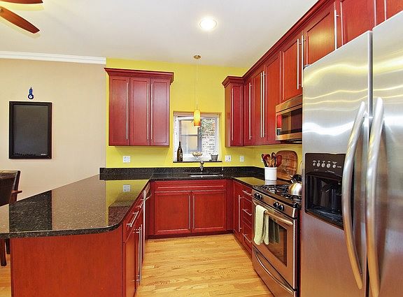 5th image of 4226 N Ashland Ave APT 3A