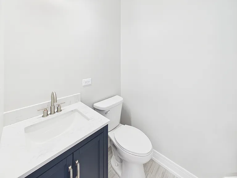 4055 S Prairie Ave #3 — Photo 6