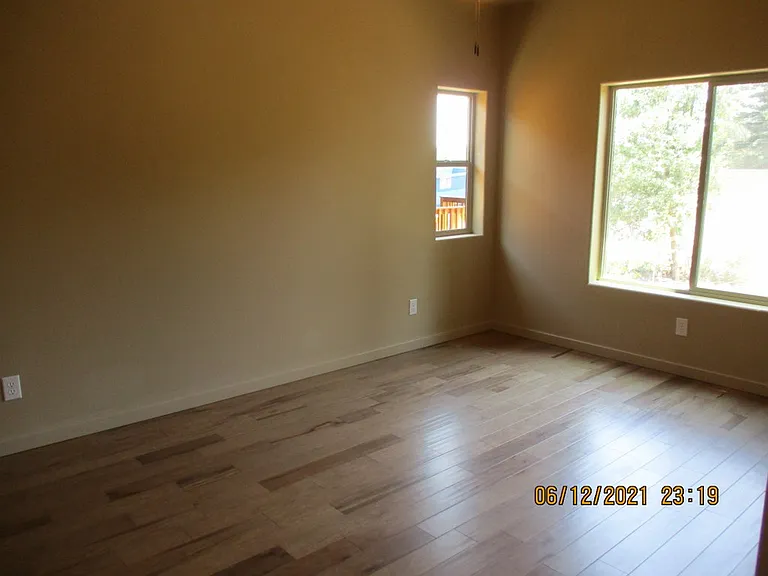 2012 N Lake Breeze Rd — Photo 4