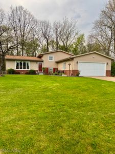 2030 Zircon St NE, Canton, OH, 44721
