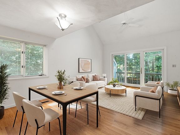 3rd image of 9 Deer Path APT 1