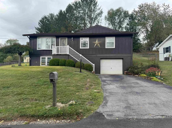 13 Lower Dr, Buckhannon, WV 26201