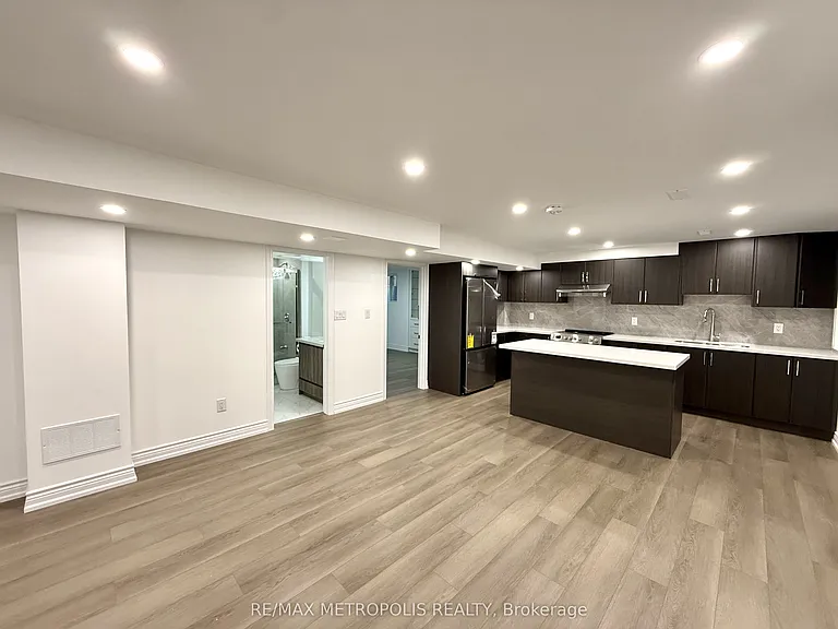 66 Maskell Cres #BASEMENT — Photo 2
