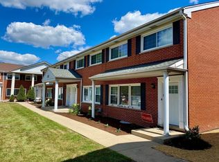 3021 Lynn Ct APT C, Arlington Heights, IL 60005