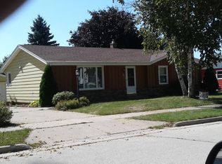 1519 Wolf Ct, Waukesha, WI 53186