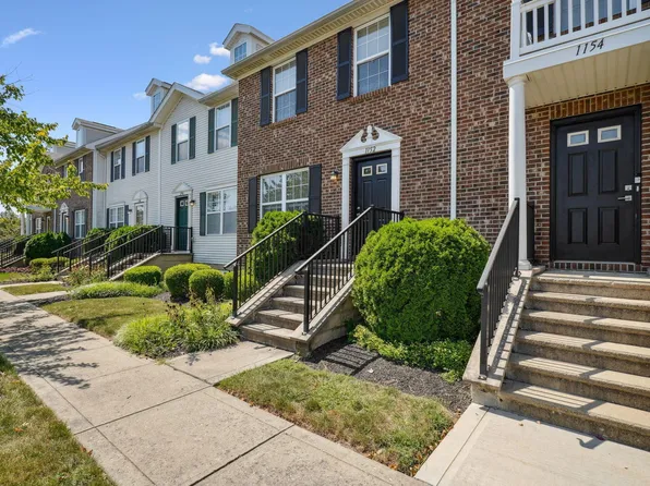1152 Kinneton, Columbus, OH 43228