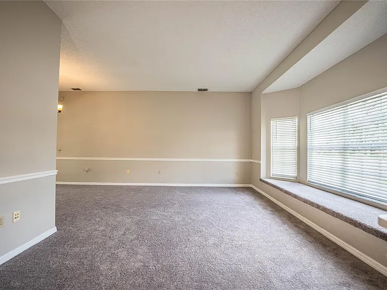 2326 Deerbrook Dr — Photo 10