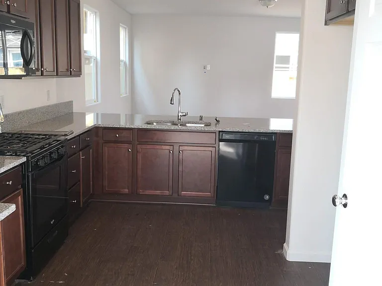 7468 E Amherst Ave — Photo 6