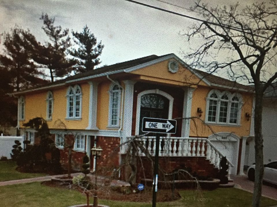 1st image of 162-03 87th St