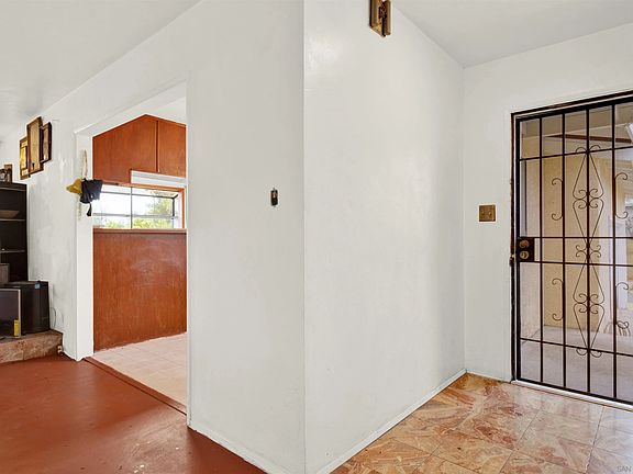 4th image of 4895 Deaton Dr