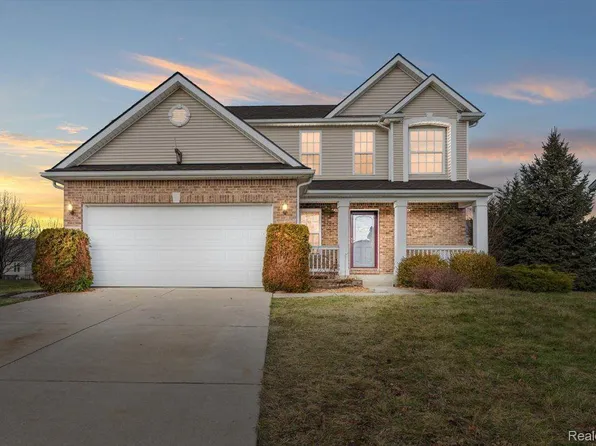 31382 Settlers Way Dr, Flat Rock, MI 48134