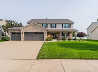 32 Hodgehaven Cir, Bloomington, IL 61704