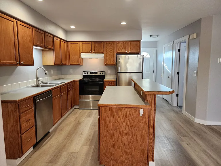 1416 S Skyline Dr — Photo 5