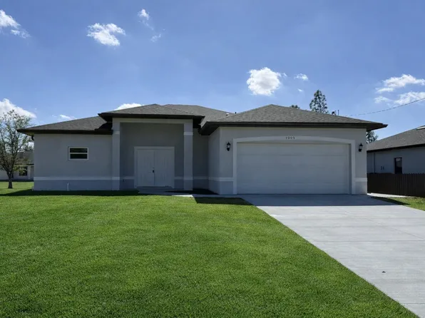 3005 31st St W, Lehigh Acres, FL 33971