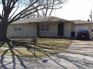 911 Mahoney Dr, Lincoln, NE 68504