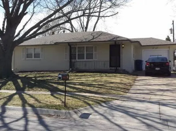 911 Mahoney Dr, Lincoln, NE 68504