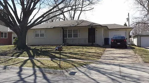 911 Mahoney Dr Photo 1