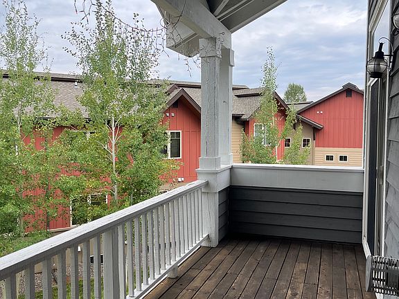 4th image of 601 Mountain Vista Cir