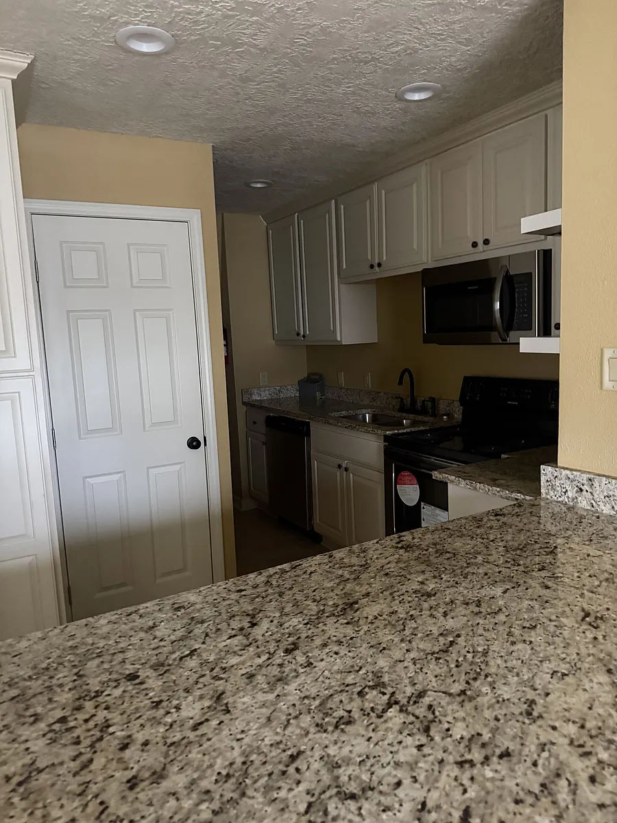 Building Photo - 301 3rd St #4