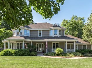 S79W19204 River Oaks Ct, Muskego, WI 53150