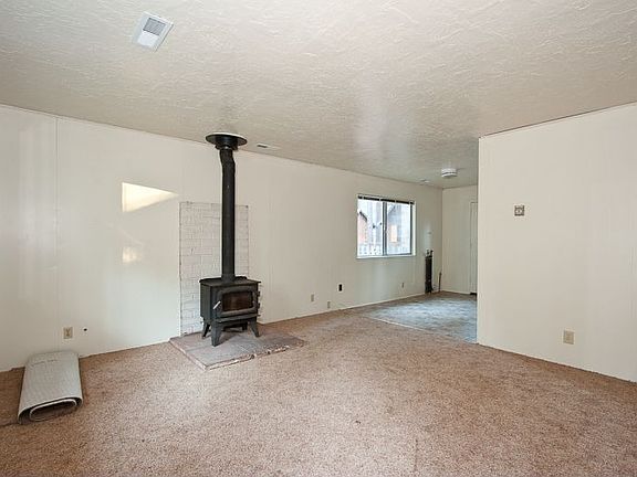 3rd image of 3616 Forest Ave