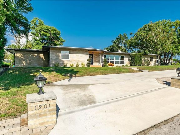 3rd image of 1201 W Lake Otis Dr SE