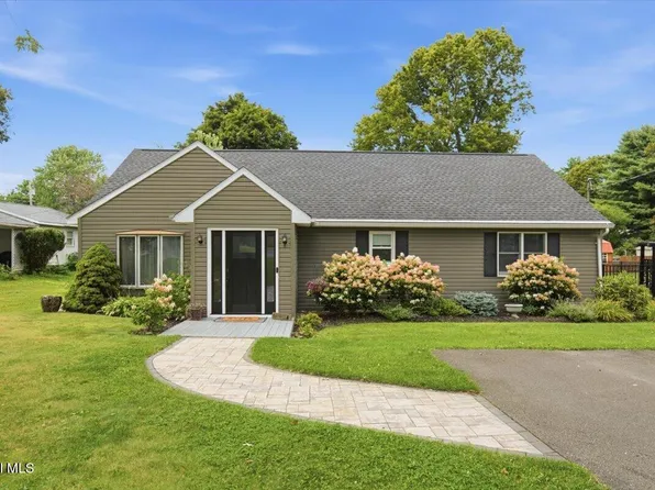 14 Clover Avenue, East Greenbush, NY 12061