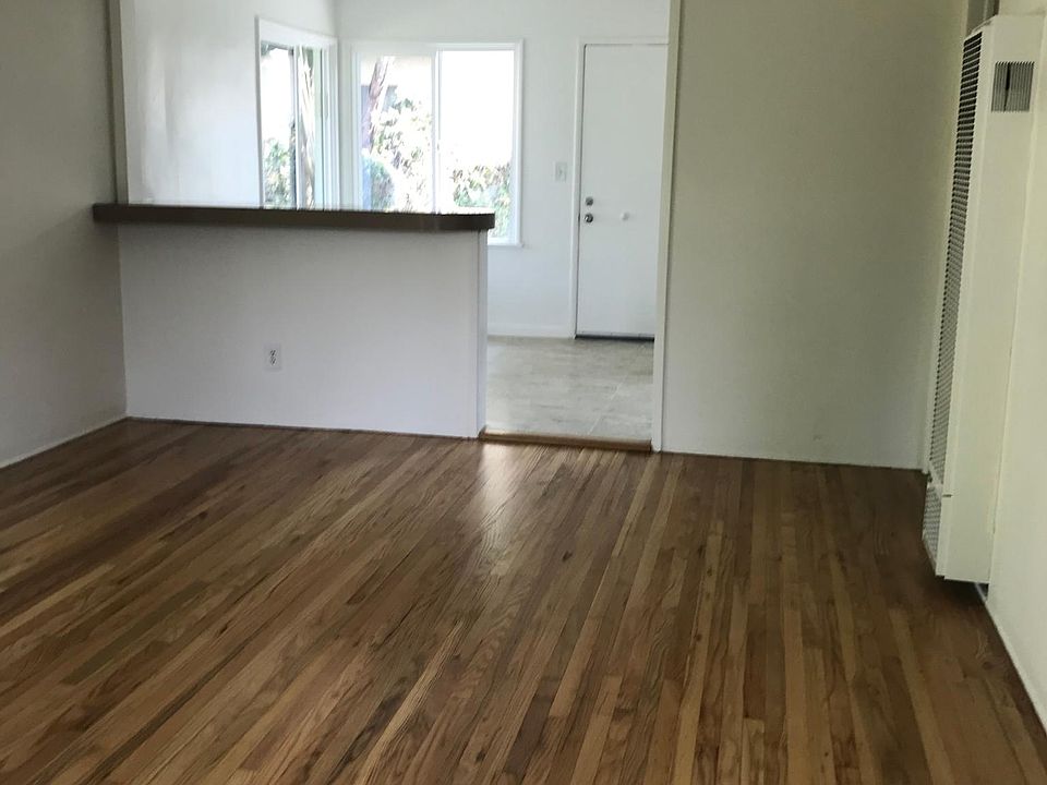 Living room/entry to breakfast nook