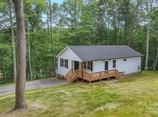 10 Fair Bluff Ln, Candler, NC 28715